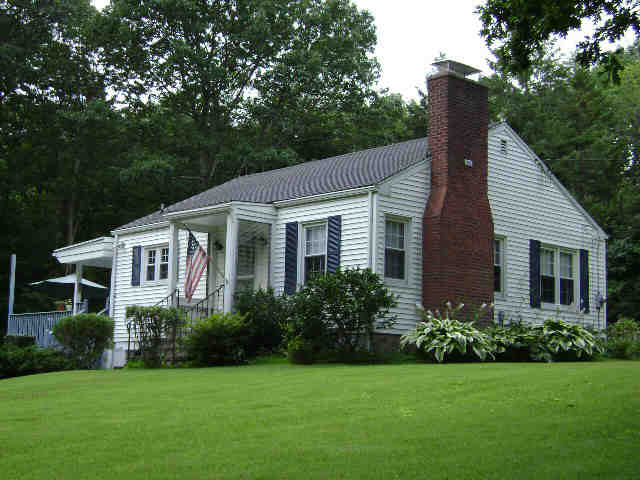 Building photograph for 112 MAGNOLIA HILL RD